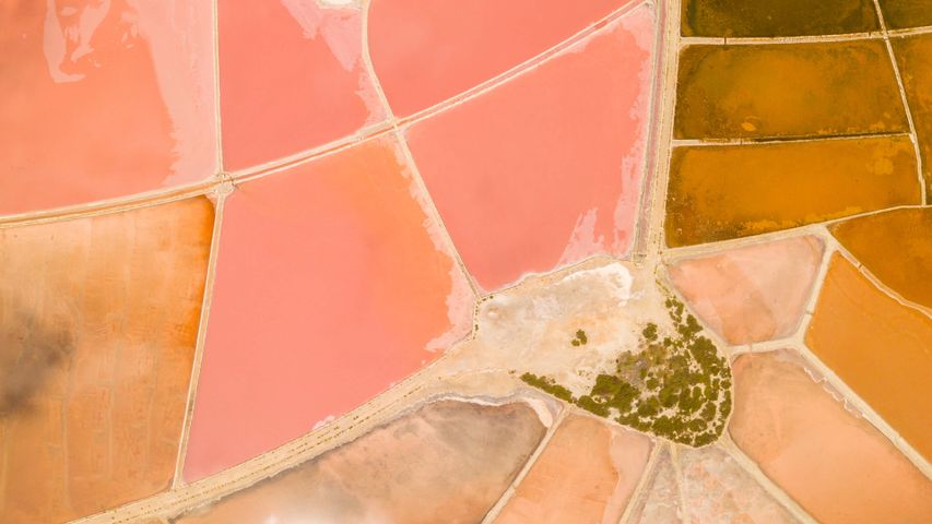 Aerial Saltflats PREMIUM 4K Theme for Windows 10