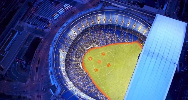 Rogers Centre stadium, Toronto, Canada – Allan Baxter/Photolibrary ©