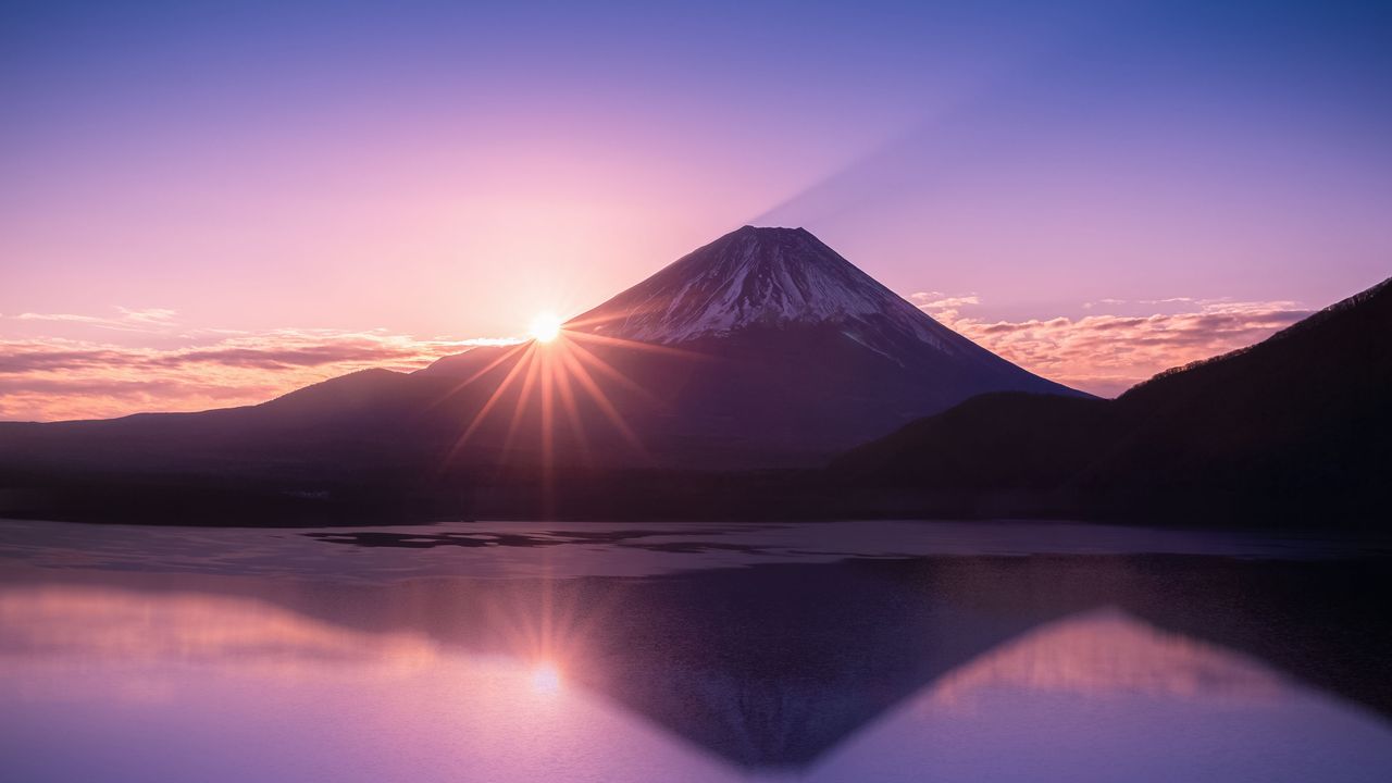 最強開運日特価☆神秘的富士山フラワーオブライフ　潜在意識解放次元上昇絵画F20号 令和月照金梅富嶽昇龍神図」山梨県庁 / 2019年7月