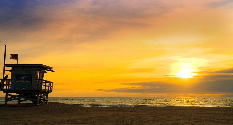 Sonnenuntergang über dem Strand von Santa Monica, Kalifornien