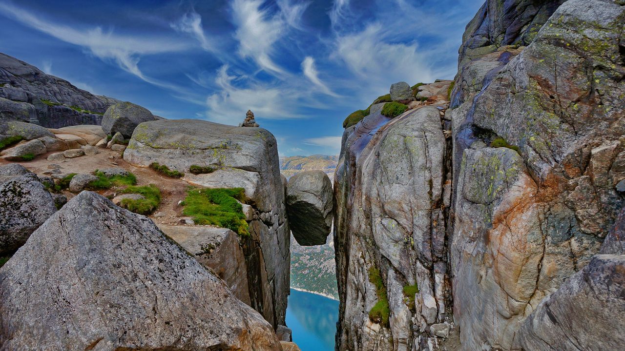 Kjeragbolten boulder, Kjerag mountain, Rogaland, Norway