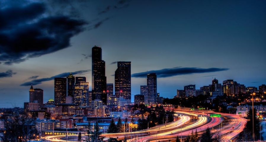 'Home sweet homepage' facebook photo contest winning photo of the Seattle, Washington skyline by Justin Kraemer ©