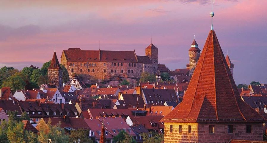 Deutschland, Bayern, Mittelfranken, Nürnberg, Altstadt mit Kaiserburg und Schleyer-Turm