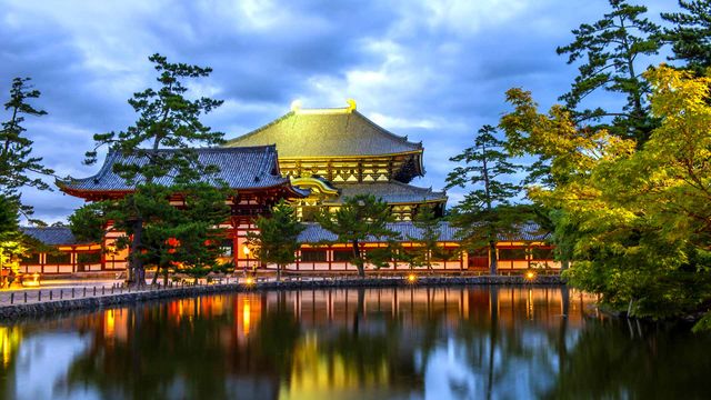 東大寺大仏池 奈良県景観資産―東大寺大仏殿が眺望できる大仏池―/奈良県公式