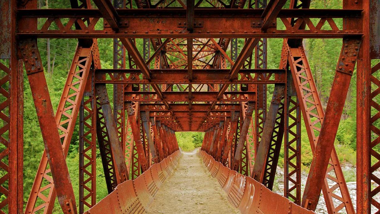 Tumwater Canyon Pipeline Trail over the Wenatchee River in Washington State 