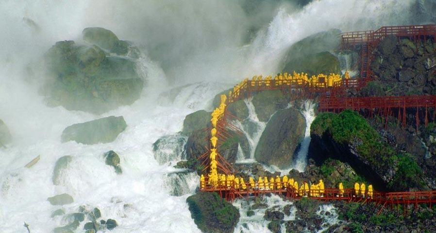 Bridal Veil Falls’ 'Cave of the Winds' tour in Niagara Falls State Park, Niagara Falls, New York, USA