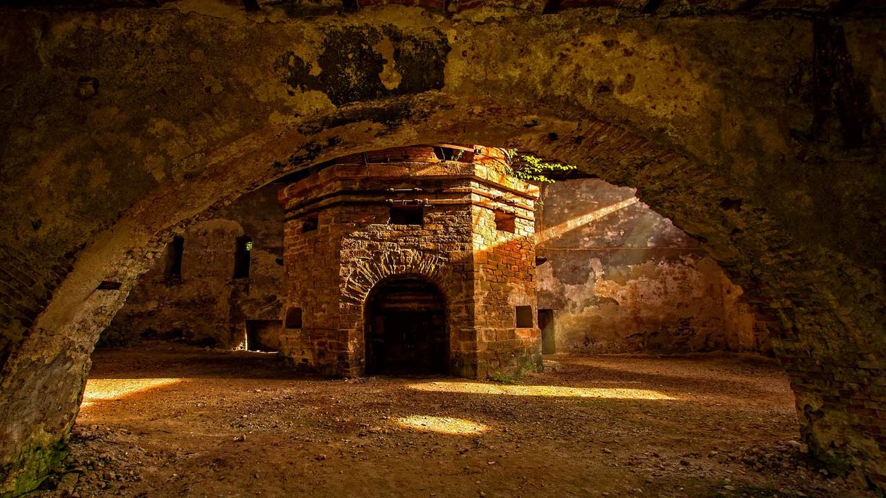 Haut fourneau de Govăjdia, Ghelari, Roumanie