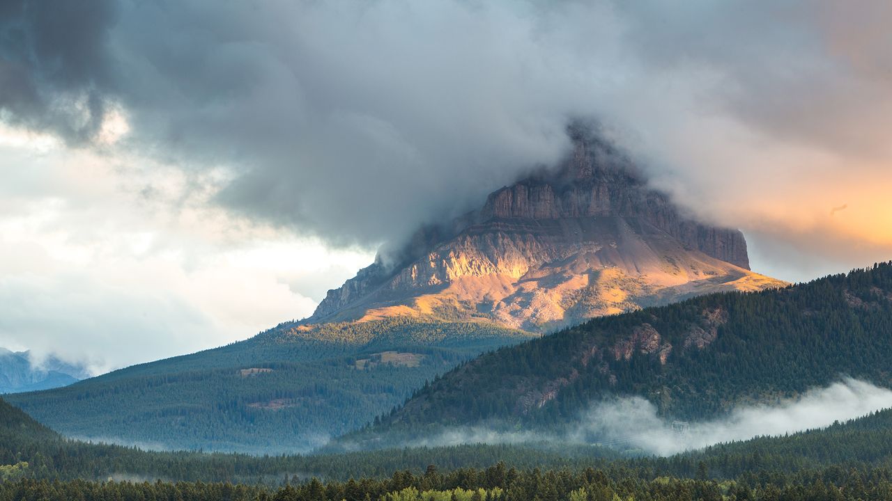 Crowsnest Mountain, Alberta