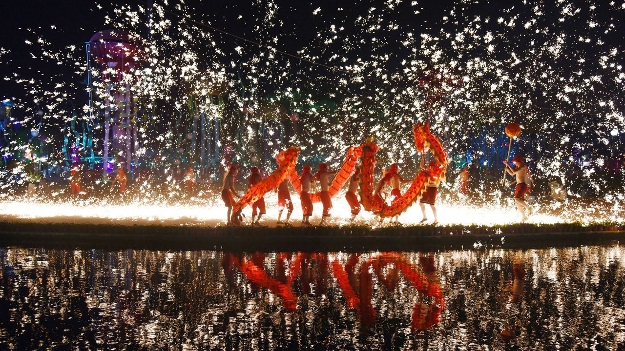 Dragon dance, Wuhan, China