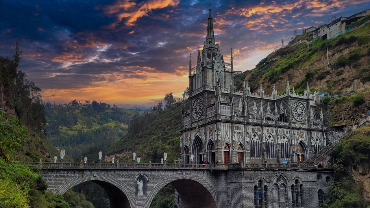 A gorge-spanning sanctuary - Spotlight Gallery