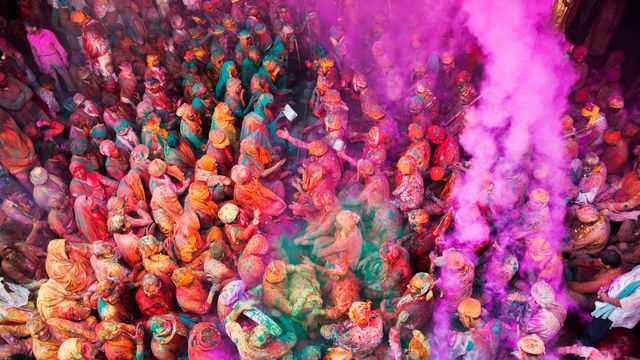 Lathmar Holi in Nandgaon and Barsana, Uttar Pradesh