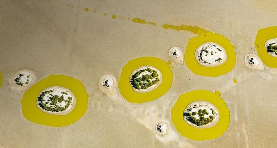 Vue aérienne d’anciens bassins d’évaporation de sel  à L’Île-d'Olonne, Vendée, Pays-de-la-Loire