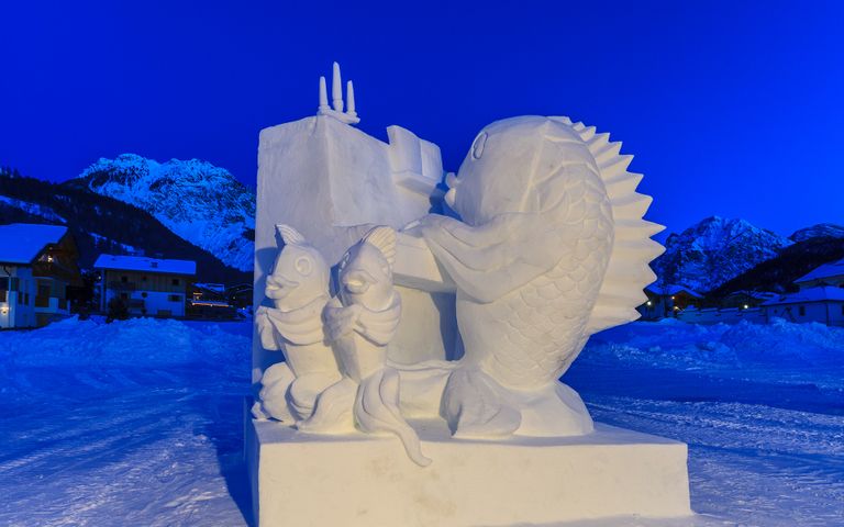 Snow Sculptures Theme for Windows 10