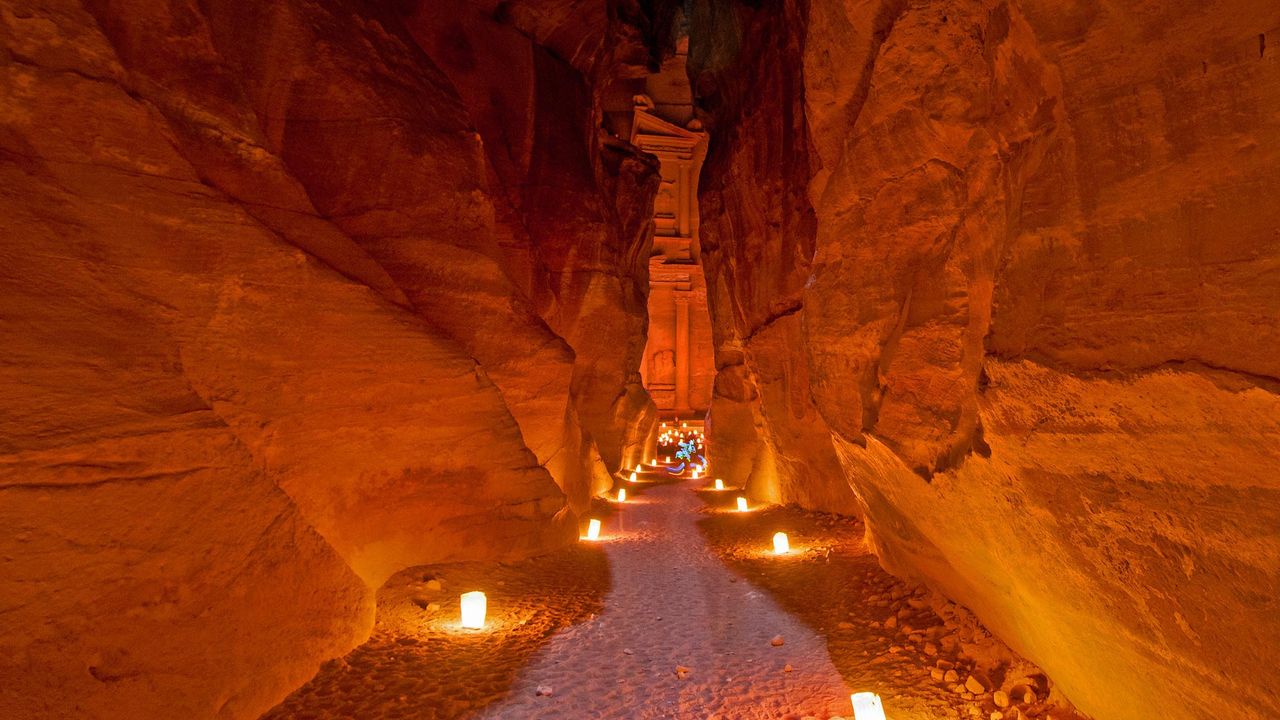 Al-Khazneh in Petra, Jordan 