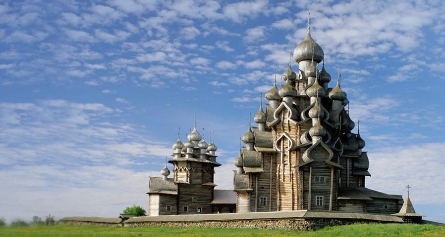 Transfiguration Cathedral on Kizhi Island, Karelia, Russia – Ellen Rooney/Getty Images ©