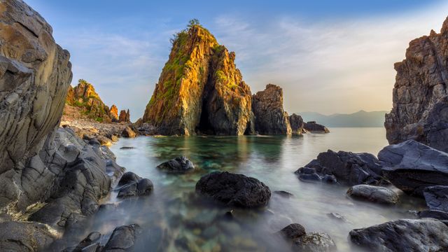 芽富湾,芽庄,越南