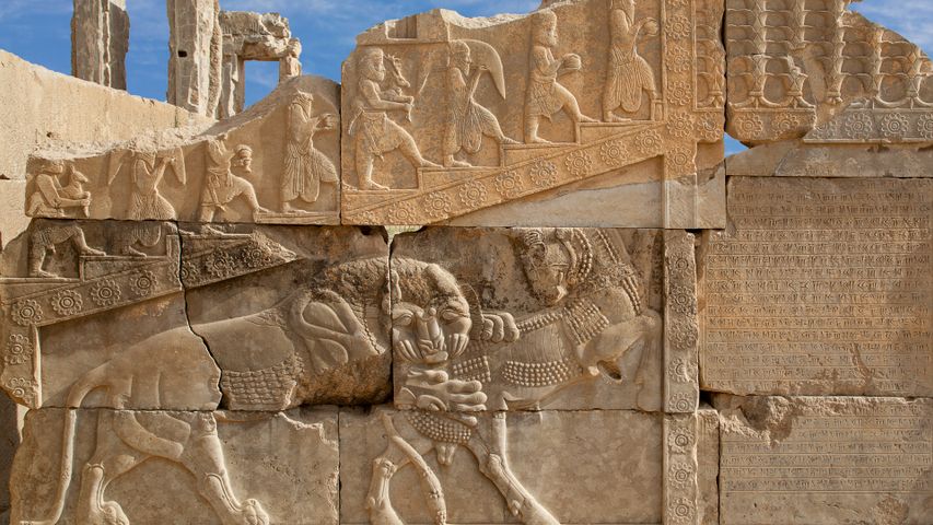 Relevos na antiga cidade persa de Persépolis, Irã