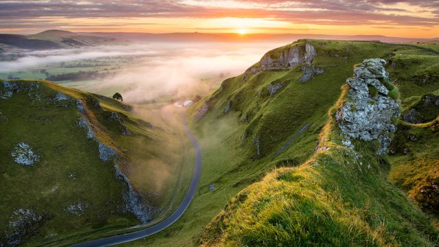 Winnats Pass, Peak District National Park, England