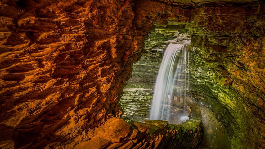 Wasserfall „Cavern Cascade“, Watkins Glen State Park Gorge, Bundesstaat New York, USA