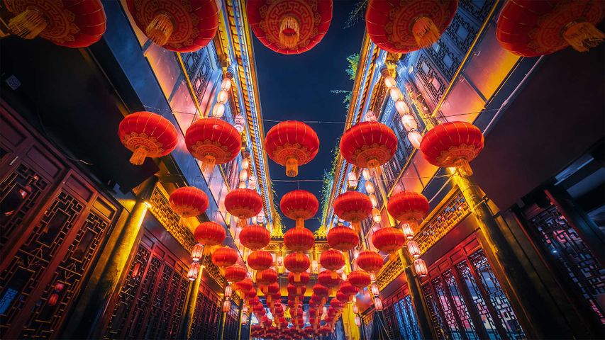 Lanternes rouges suspendues dans Jinli Street, Chengdu, Chine