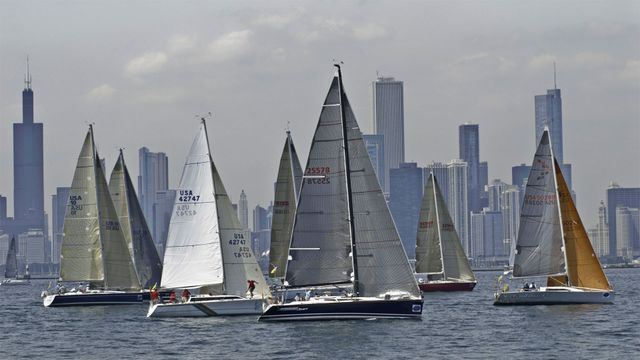 Sailors begin their race from Chicago to Mackinac Island, Michigan, USA