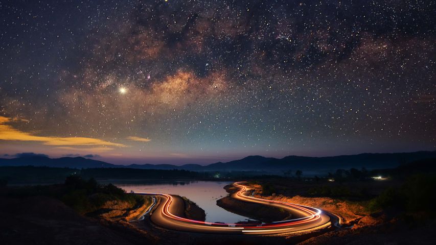 Night Skies PREMIUM 4K Themes for Windows