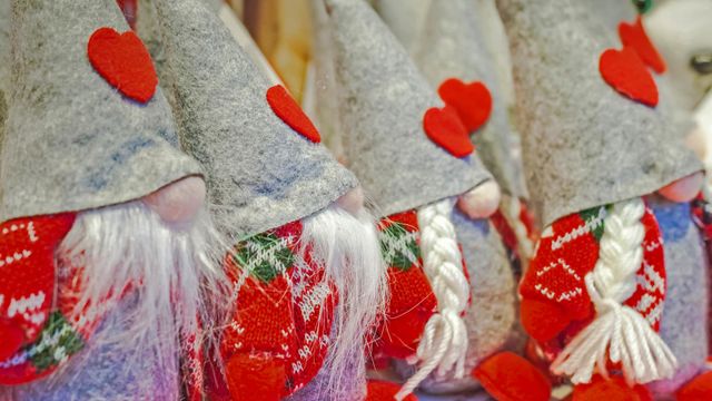 「クリスマス・マーケットのノームたち」イタリア, ペルジーネ・ヴァルスガーナ