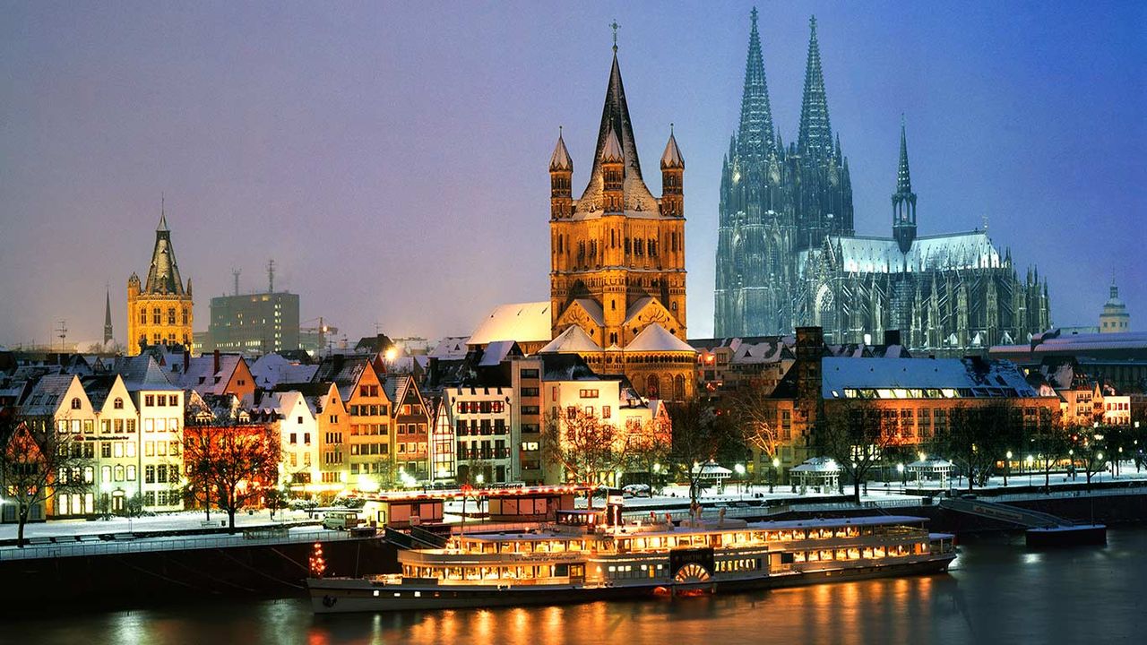Winterabend in Köln, Nordrhein-Westfalen, Deutschland
