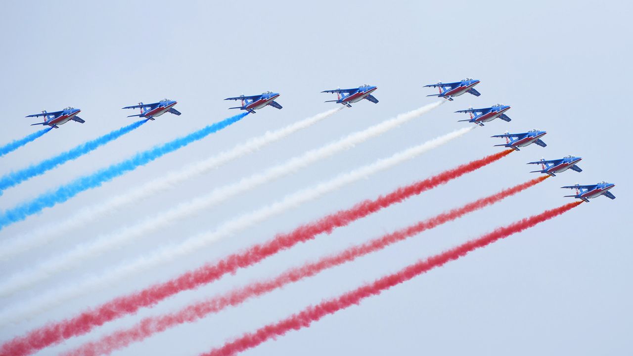 La Patrouille de France lors du défilé du 14 juillet 2014 sur les Champs-Élysées