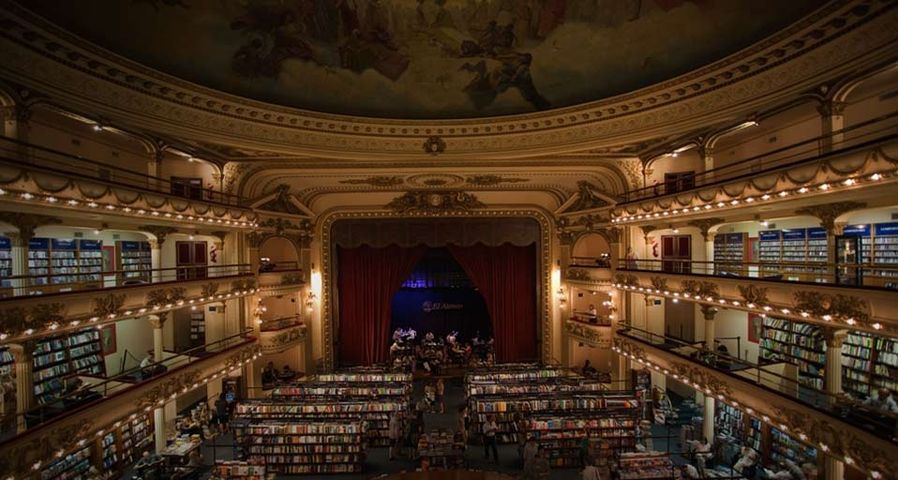 Die Buchhandlung El Ateneo in Buenos Aires, Argentinien – Walter Bibikow/DanitaDelimont ©