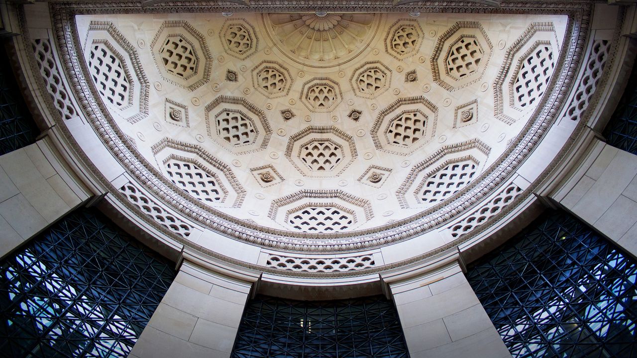Ceiling above gate of Bush House, former HQ of BBC World Service