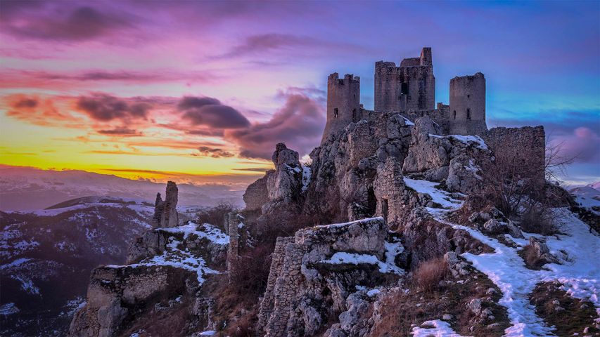 Ruinas de Rocca Calascio, en los Abruzos, Italia