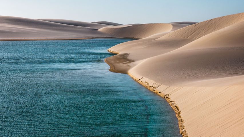 Where dunes meet lagoons