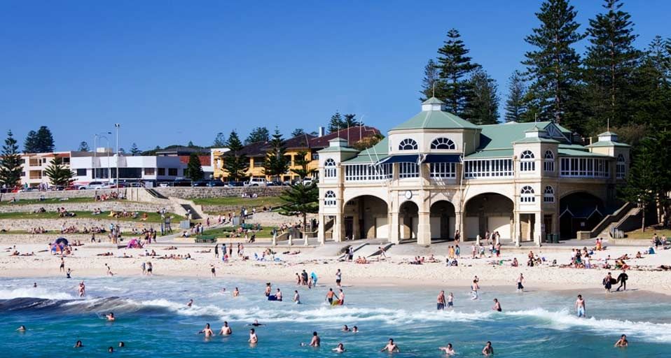 Cottesloe beach and pavilion, Australia, Western Australia, Perth - Rachel Lewis/Getty Images ©