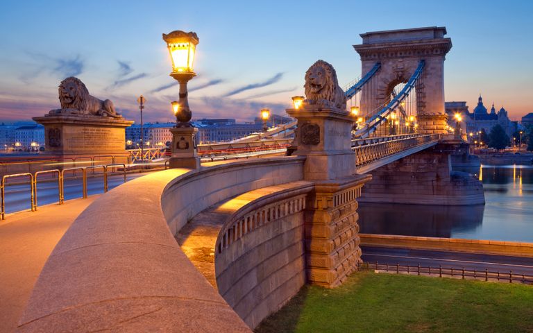 Bridging the Gap Windows 10 Theme