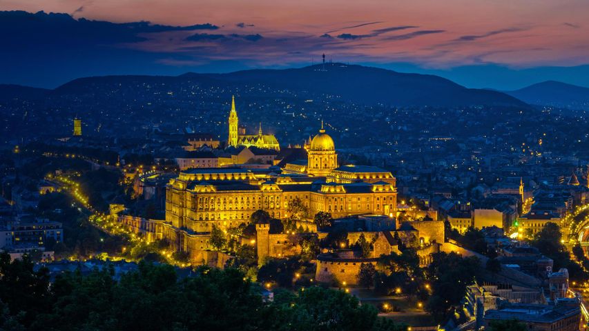 从匈牙利布达佩斯的盖勒特山看到的布达城堡 