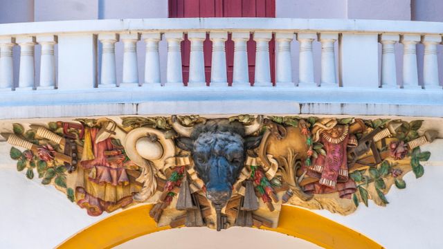 Détail de la façade des arènes de Dax, Landes