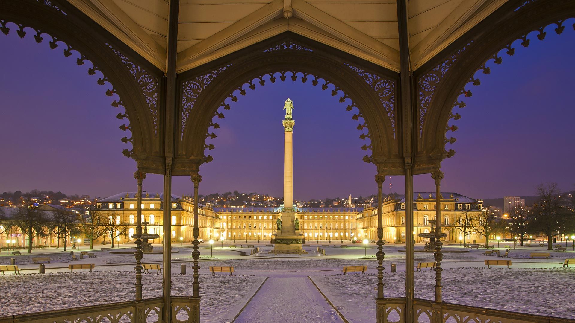 Schlossplatz in Stuttgart, Baden-Württemberg, Deutschland  Peapix