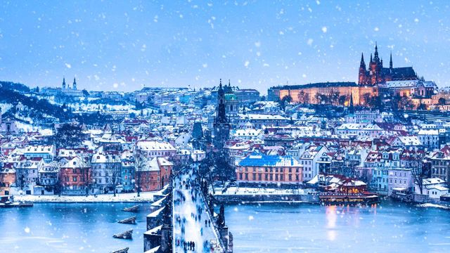 Die Karlsbrücke in Prag, Tschechien