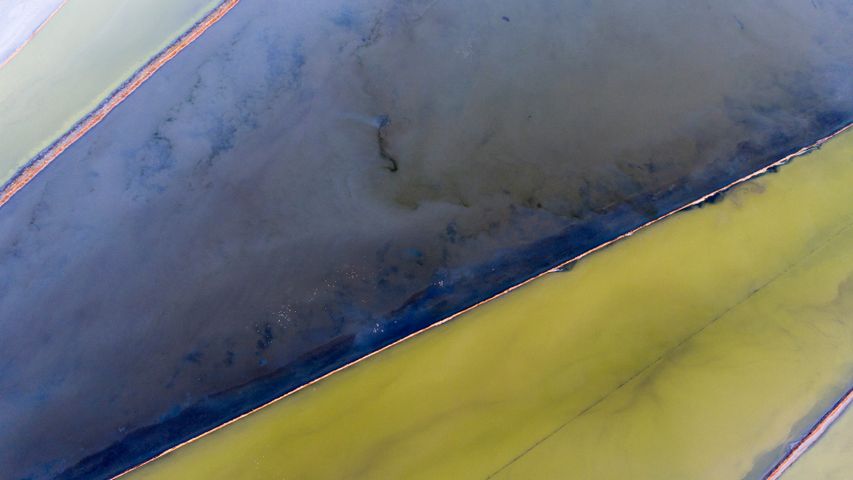 Aerial Saltflats PREMIUM 4K Theme for Windows 10