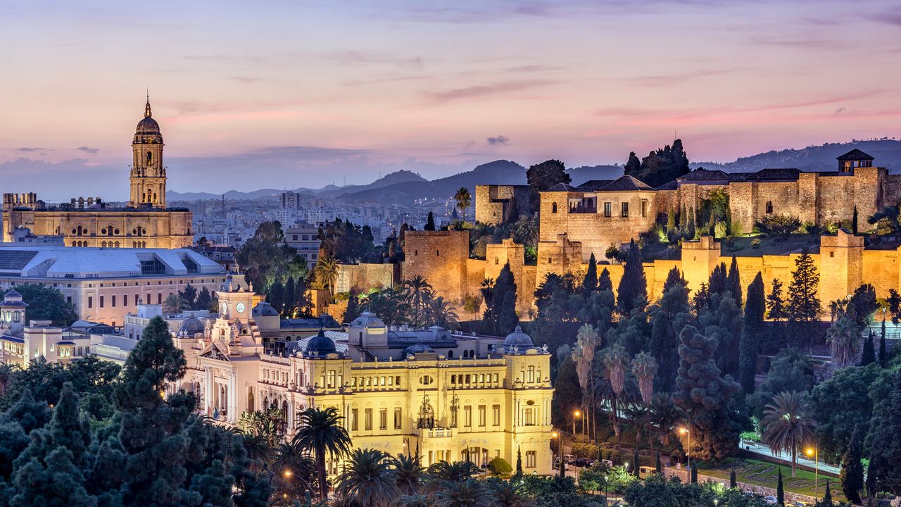 Vista de la Catedral y la Alcazaba de Málaga, Andalucía, España