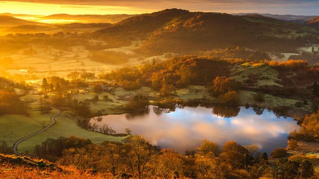 Loughrigg Tarn sunrise, Ambleside, Lake District