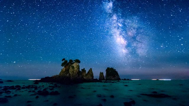 「天の川と蓑掛岩」静岡県, 伊豆半島