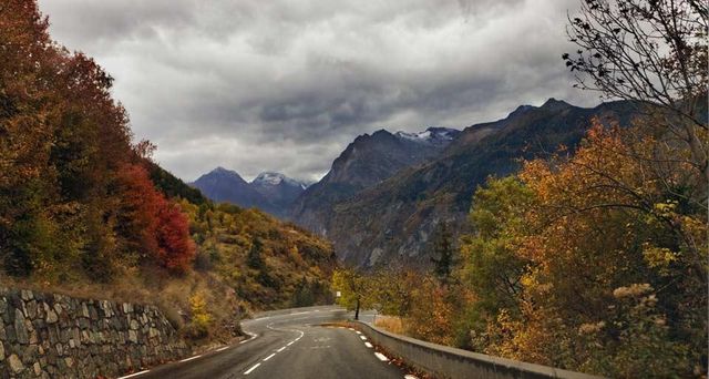 Route allant à l’Alpe d’Huez, Isère, Rhône-Alpes