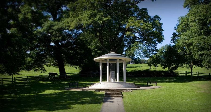 Monument on the site of the signing of the Magna Carta, Runnymede, Surrey, England