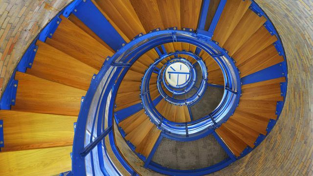 Wendeltreppe im Leuchtturm Flügge auf der Insel Fehmarn, Schleswig-Holstein, Deutschland