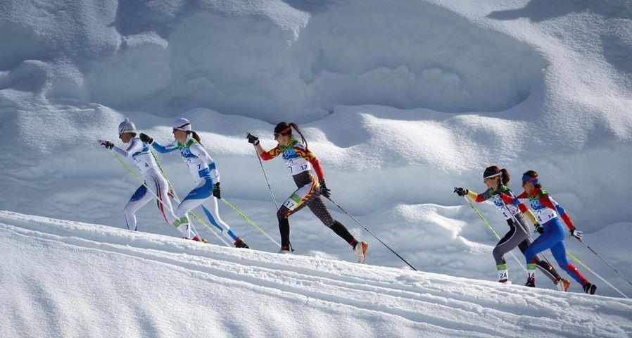 Magda Genuin of Italy leads the field during the Women's Cross-Country Individual Sprint C Quarter-Final at the 2010 Vancouver Winter Olympics on 16 February 2010 in Whistler, Canada - Lars Baron/Bongarts/Getty Images ©