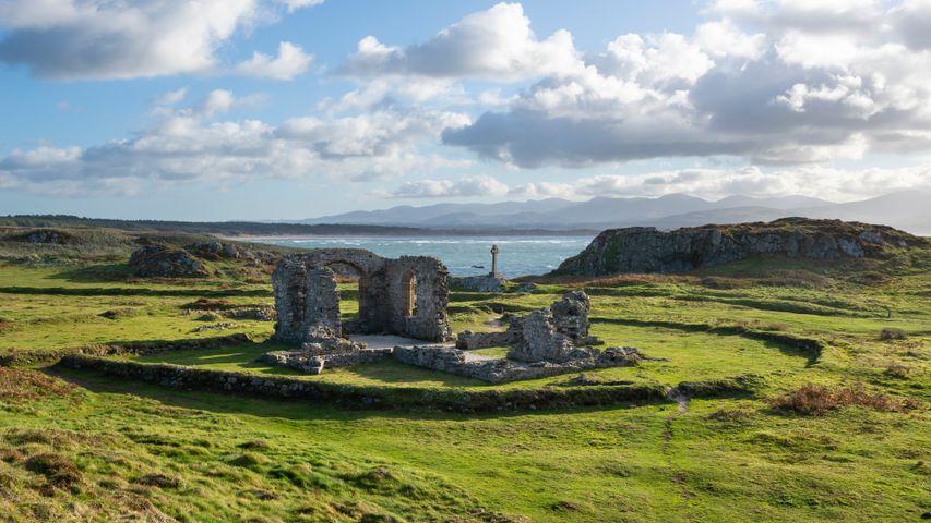 圣德温教堂的废墟，莫纳岛，威尔士，英国