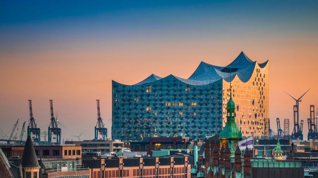 Luftaufnahme der Elbphilharmonie in Hamburg