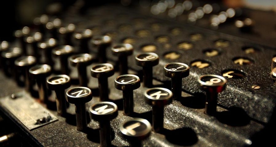 The Enigma coding machine, Bletchley Park, Buckinghamshire, England -Ian Waldie/Getty Images ©